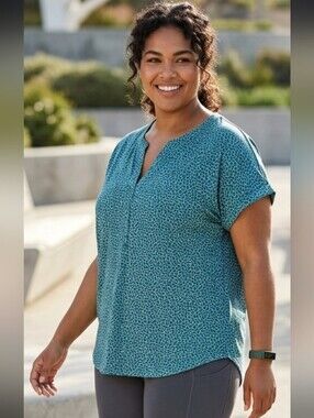 L.L. Bean Green Blue Print V-neck Rolled Sleeve Activewear T-Shirt Plus Size 2X